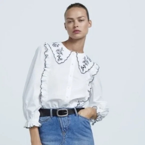 Camicia ricamata con colletto