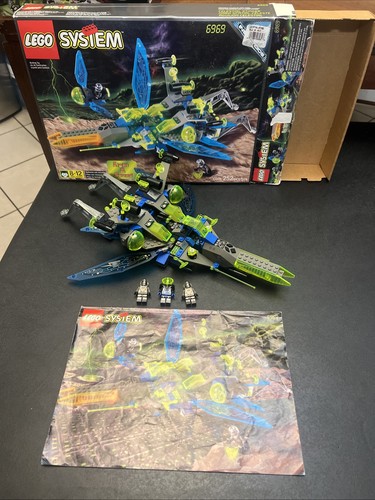 Lego space insectoids - space,