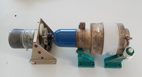 Vacuum capacitor variable