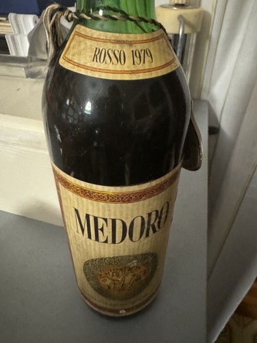 Medoro vino rosso alcamo - di,