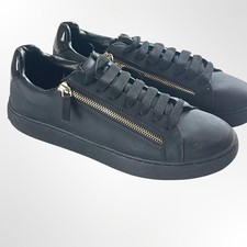 Sneakers Zara nere con accento