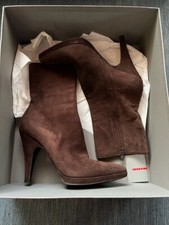 NIB  PRADA BROWN SUEDE SHORT