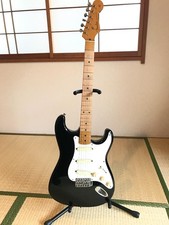 fender stratocaster e serial