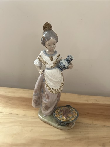 Lladro 5254 woman - 5254, making