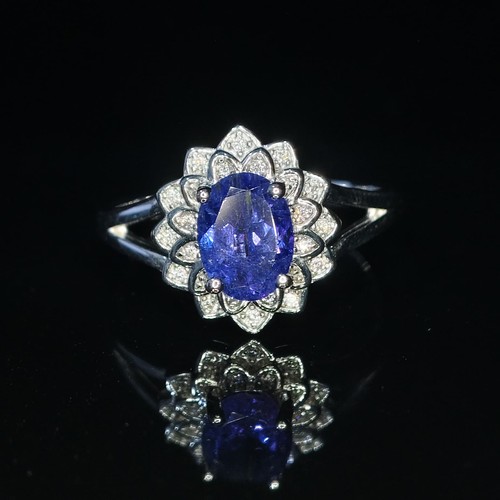 Anello ovale tanzanite argento
