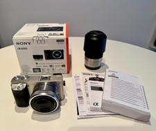 Sony α6000 + 16 - 50mm 24,3 Mpx CMOS Camera Digitale con Wi-Fi - Argento