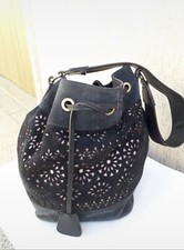 Borsa sottospalla Carpisa blu scuro a secchiello in vera pelle scamosciata