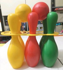 Set 6 birilli colorati con 2 palle da bowling