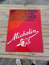 Insegna pubblicitaria rossa in lamiera smaltata Michelin vintage