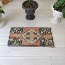 Tappeto piccolo vintage turco