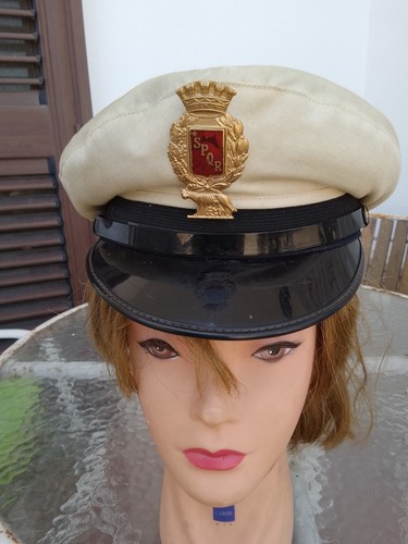 Vecchio cappello berretto - un,