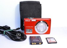 Nikon Coolpix S3000 batteria USB SD custodia fotocamera Funzionante Ottima