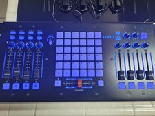 Livid Instruments Ohm montaggio su rack nero con manuale e CD