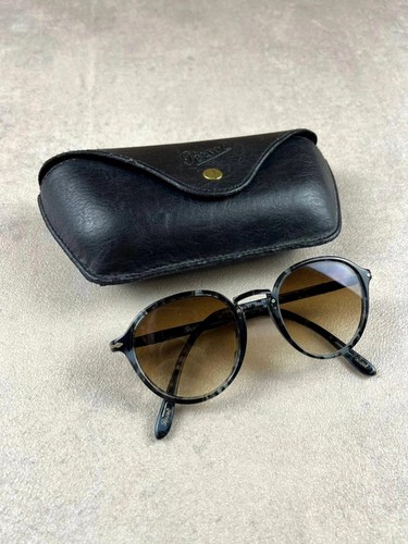 Lunettes soleil persol avec - lunettes,