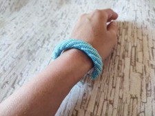 Bracciale di perle fatto a mano Bracciale fatto a mano in blu tenue senza chiusu