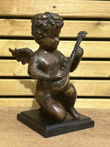 Statua scultura mandolino