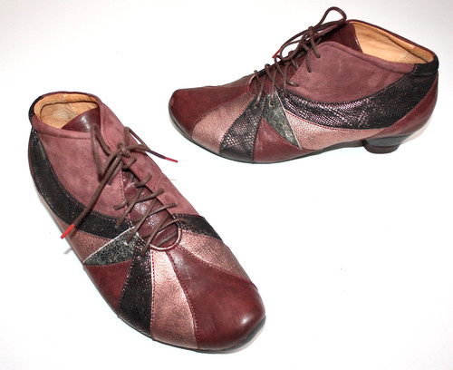 Think stiefel stiefeletten - think, stiefel!