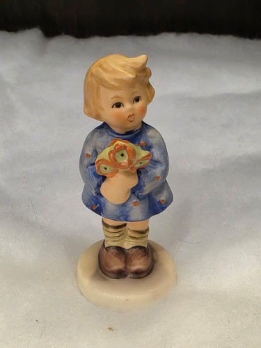 Goebel hummel girl - goebel,