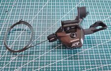 Comando deragliatore SHIMANO Deore XT SL-M8000 3V sinistro