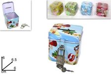 SALVADANAIO QUADRATO LATTA CON LUCCHETTO ASS. 4 COL. 6X6,5X6CM REGALO COMPLEANNO