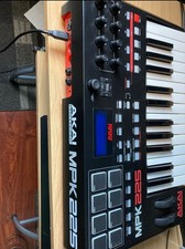 Akai MPK225 Keyboard