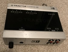 Native Instruments TRAKTOR SCRATCH A6 interfaccia audio.