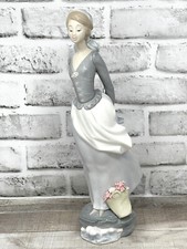Vtg Retired Llandro 4922 Sea Breeze Wind Blown Girl 14.25" Porcelain Figurine