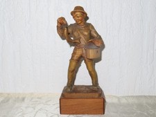 Figura di Legno " Fischer Con Cestino per il Pesce " Contrassegnato M.H Native