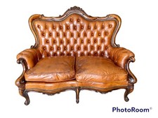 Divano biposto due posti Chester Chesterfield legno noce e pelle marrone