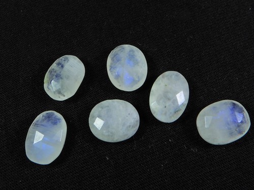 Pietra luna arcobaleno - di,