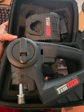 Massaggiatore elettrico Tim Tam nero tessuto profondo senza fili con caricatore e custodia da viaggio