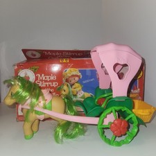 Torta corta fragola vintage