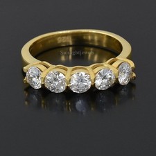 Splendido anello a fascia con