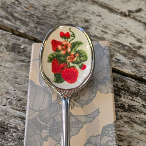 Cucchiaio smaltato fragola