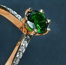 Anello Solitario donna Oro 18 ct Diopside 1.25ct e Zirconi