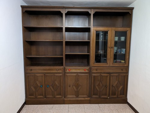 Credenza con vetrinetta