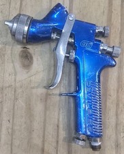 Pistola a spruzzo a gravità
