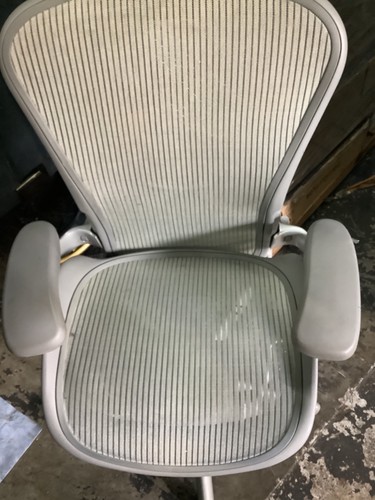 Herman miller aeron titanium - herman,