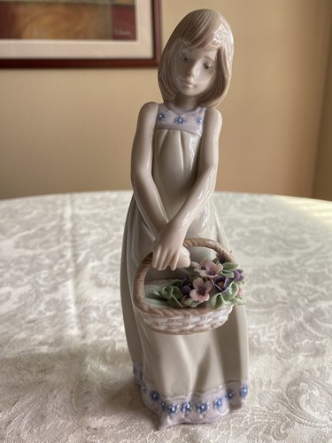 Figurina porcellana tesori - figurina,