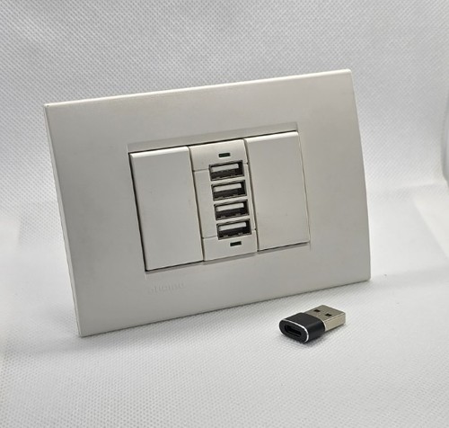 Presa usb socket 4 - presa, i-socket