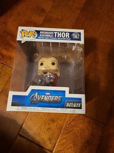 Funko pop deluxe marvel - deluxe,