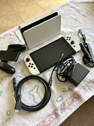 Nintendo switch modello oled - nintendo,