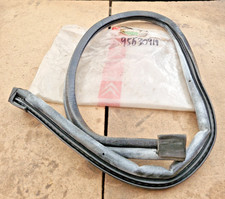 Guarnizione Centrale Porta Posteriore Citroen C15 (con 2 Porte Posteriori) 95630919 NUOVA ORIGINALE