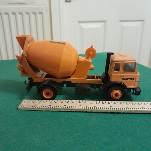 Britains mercedes betoniera - mercedes,