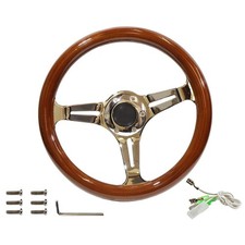 Vecchia auto volante in legno