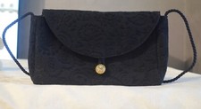 Borsa pochette tracolla in tessuto nero tipo damascato e bottone con punti luce