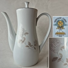 Caffettiera Noritake China Japan 6216 ROSAY 10" 5 tazze con coperchio. Rose grigie. Platino