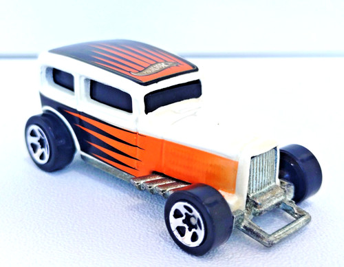 Hot wheels ford sedan - wheels, 1/64