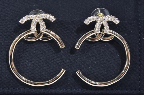 Chanel 22k gold crystal - 22k,