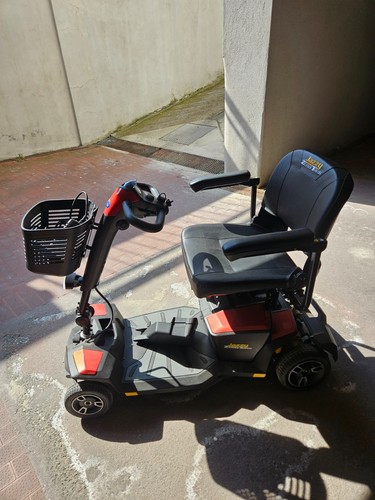 Carrozzina elettrica per - carrozzina,